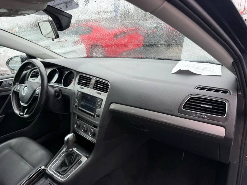 2017 Volkswagen Golf TSI Wolfsburg Edition