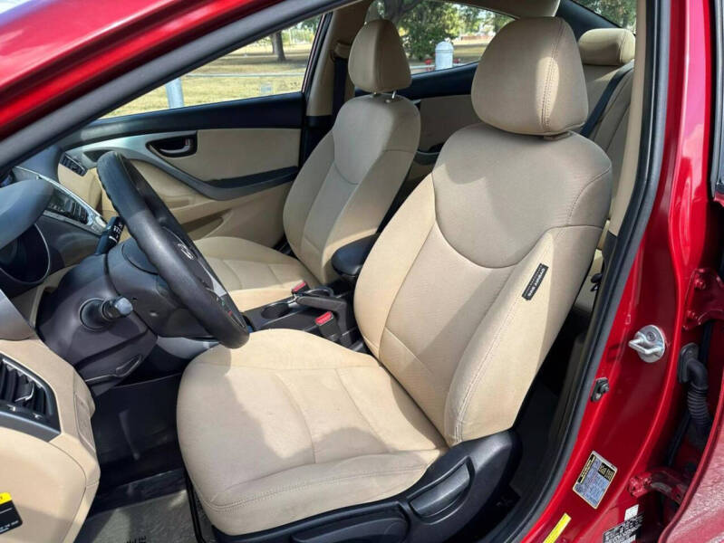 2012 Hyundai Elantra