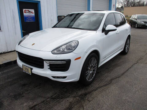 2016 Porsche Cayenne for sale at Dunne Deals in Crystal Lake IL