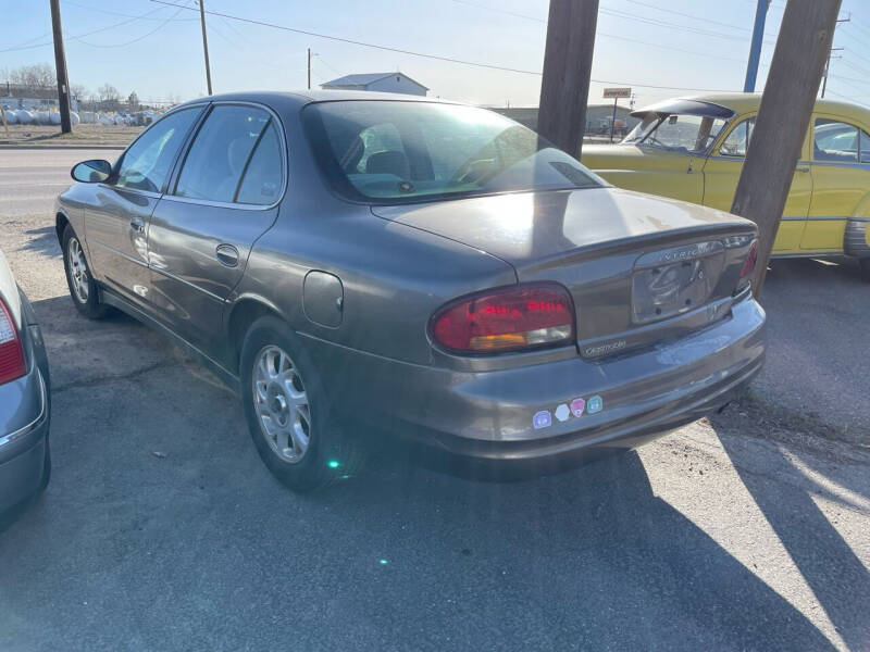 2000 Oldsmobile Intrigue GX photo 2