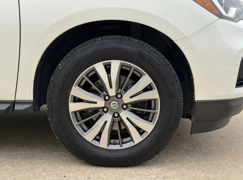2017 Nissan Pathfinder SL