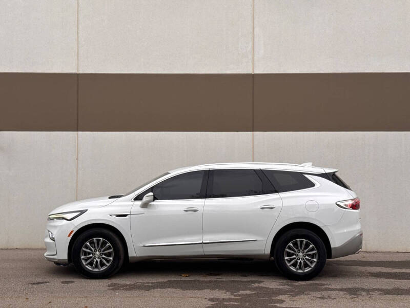 2022 Buick Enclave Essence