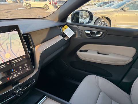 2026 Volvo XC60 B5 Plus