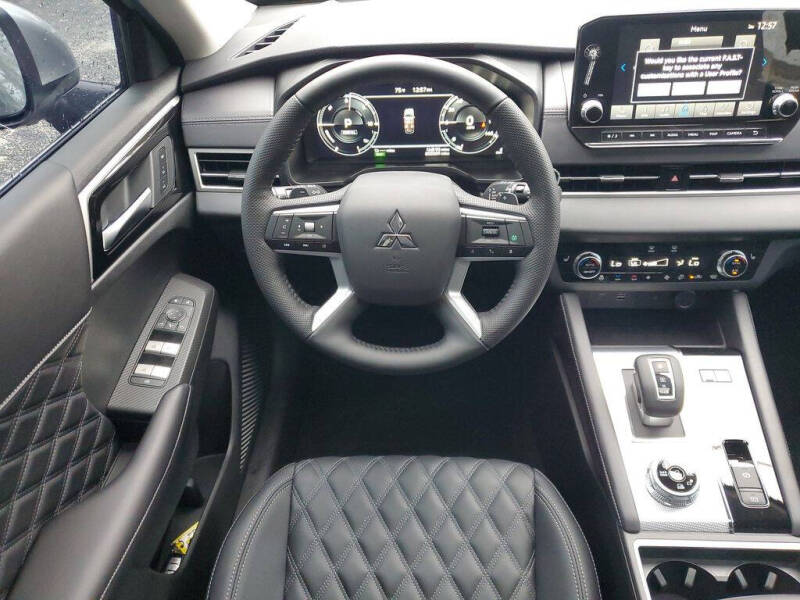 2025 Mitsubishi Outlander PHEV SEL