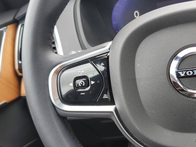 2024 Volvo XC90 B5 Plus Bright Theme