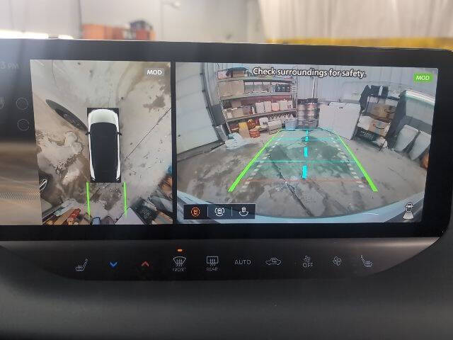 2026 Nissan LEAF Platinum+