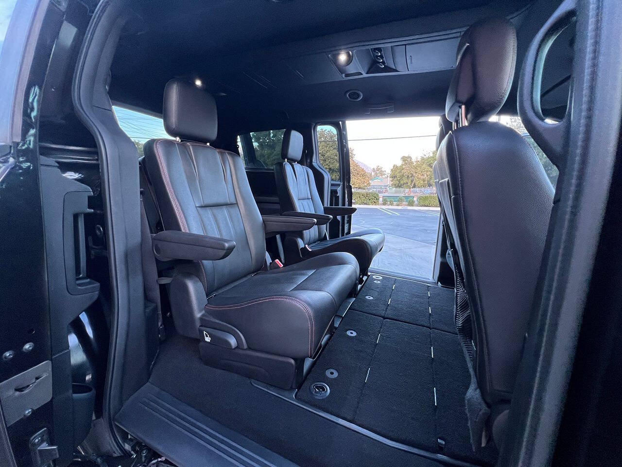 2019 Dodge Grand Caravan for sale at R&G Auto Sales in Tujunga, CA