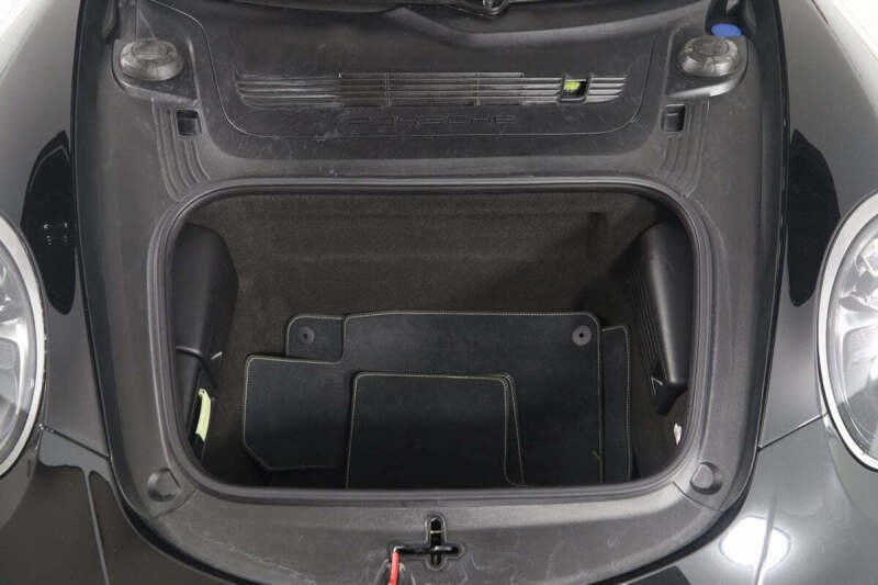 2019 Porsche 911 Carrera