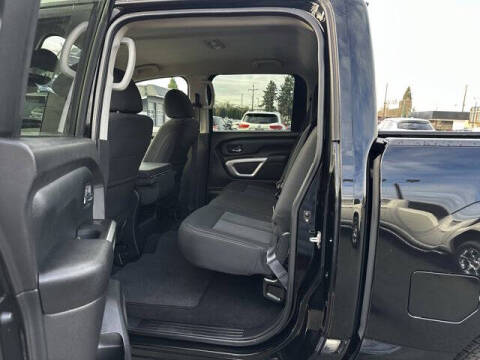 2017 Nissan Titan Platinum Reserve