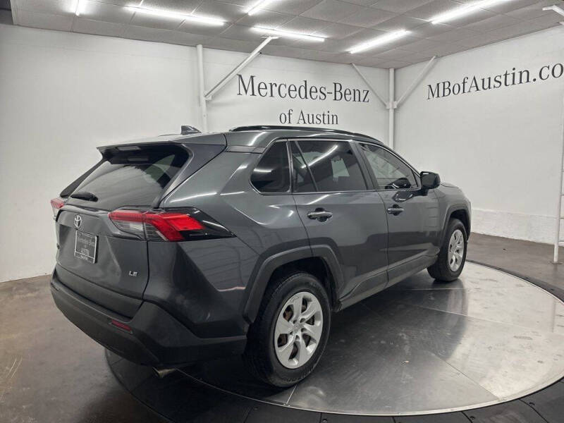 2019 Toyota RAV4 LE