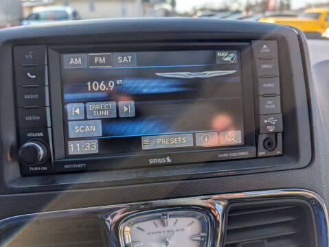 2015 Chrysler Town and Country Touring-L