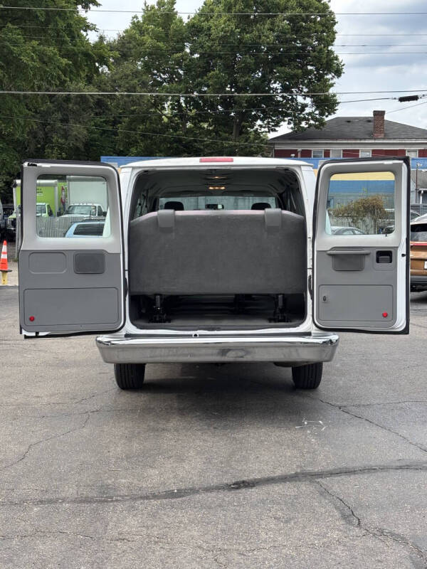 2009 Ford E-Series E-350 SD XL