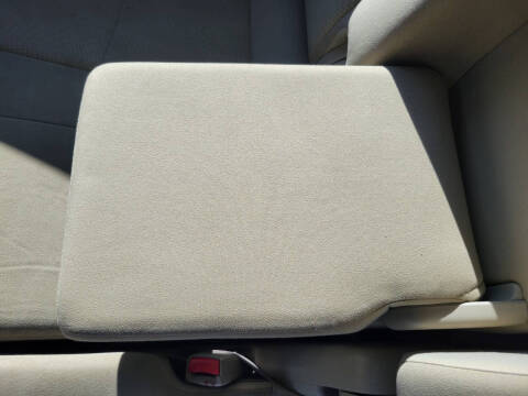 2013 Toyota Prius v Two