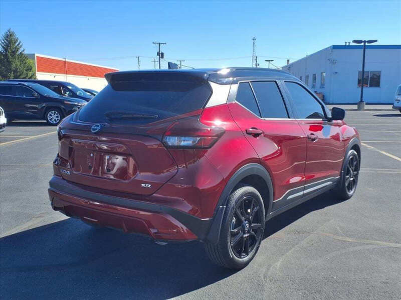 2023 Nissan Kicks SR