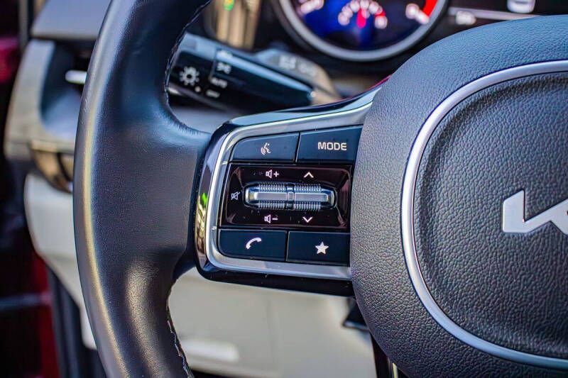 2023 Kia Carnival EX