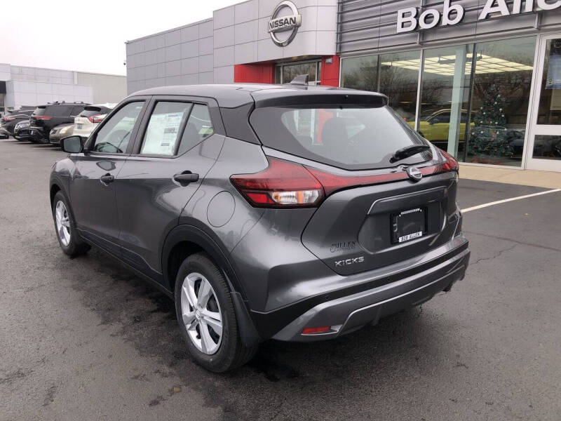 2025 Nissan Kicks Play S