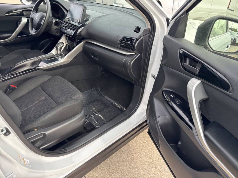 2024 Mitsubishi Eclipse Cross LE
