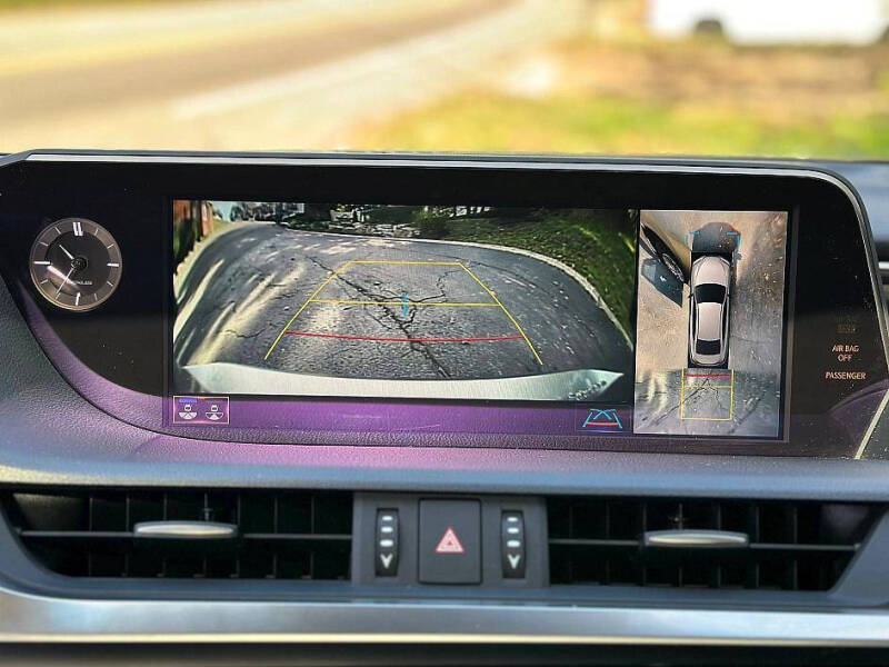 2021 Lexus ES 300h Ultra Luxury