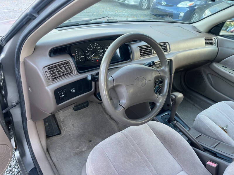 1999 Toyota Camry XLE photo 13