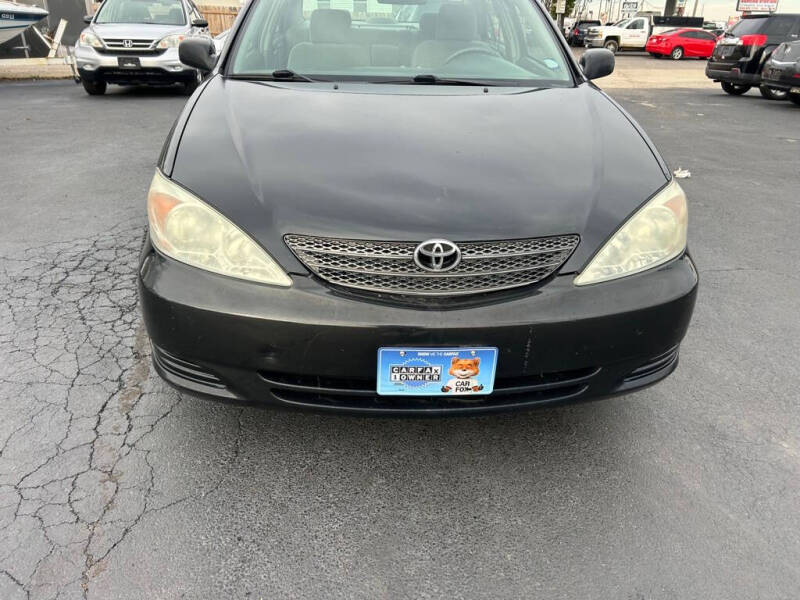 2004 Toyota Camry LE photo 2