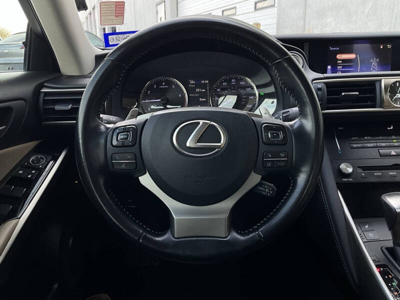 2017 Lexus IS 200t