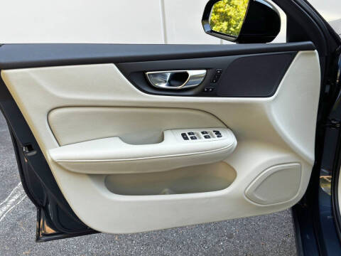 2022 Volvo S60 B5 Momentum