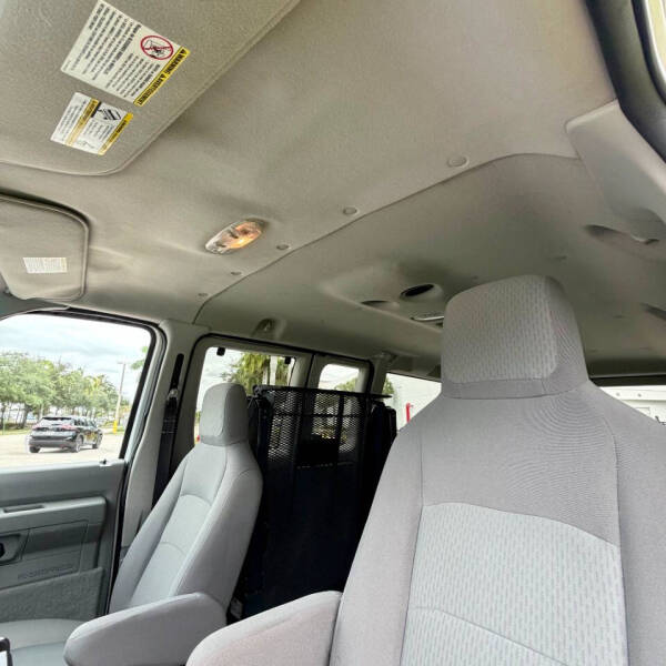 2011 Ford E-350