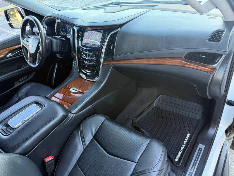 2016 Cadillac Escalade ESV Luxury Collection