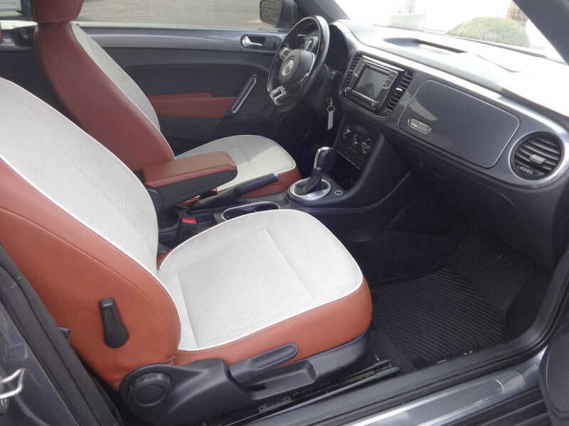 2017 Volkswagen Beetle Convertible 1.8T Classic