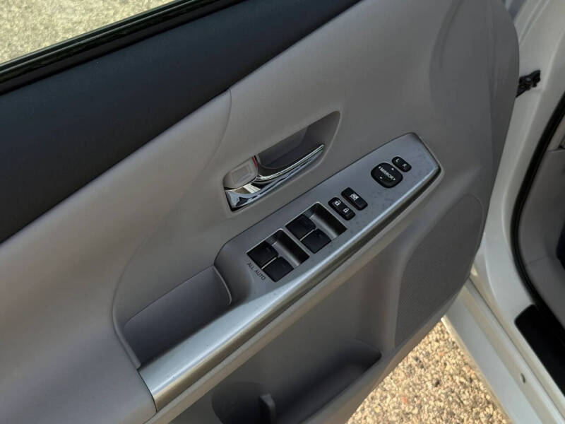 2017 Toyota Prius v