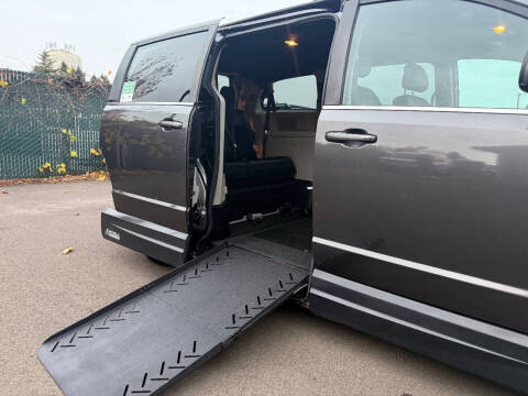 2019 Dodge Grand Caravan SXT 35th Anniversary Edition