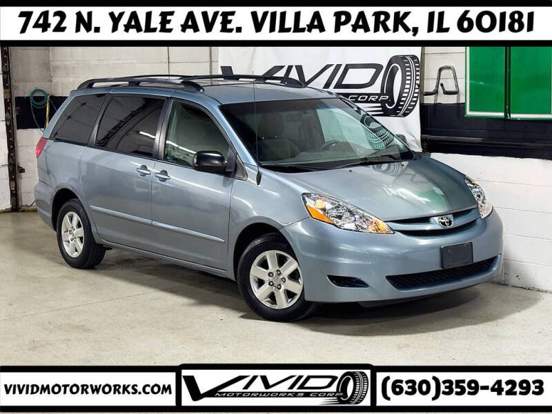 2009 Toyota Sienna LE's photo