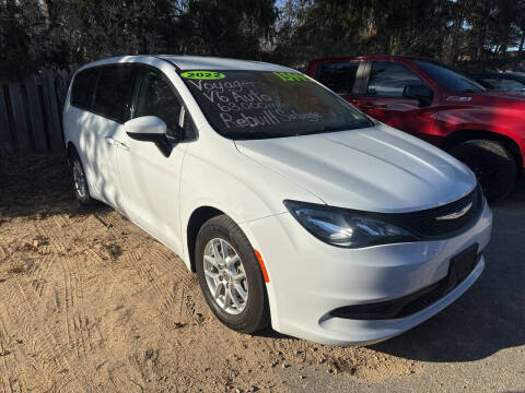 2022 Chrysler Voyager LX