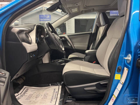 2017 Toyota RAV4 Hybrid XLE