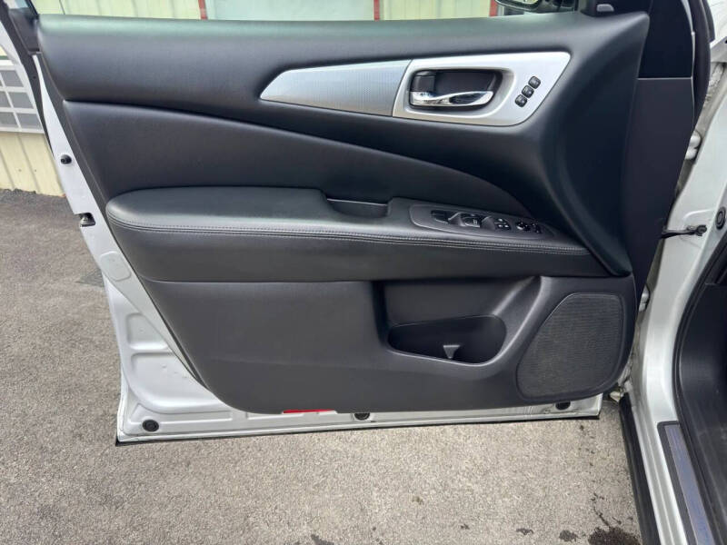 2017 Nissan Pathfinder