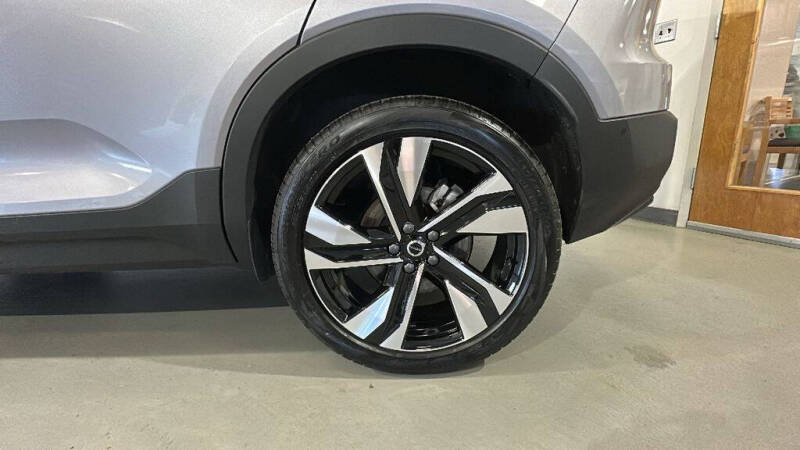 2026 Volvo XC40 B5 Plus