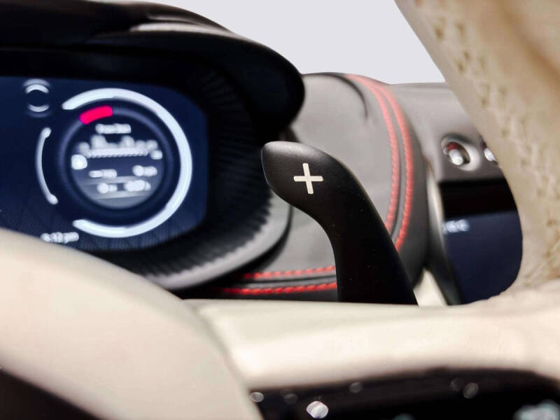 2021 Aston Martin DBX