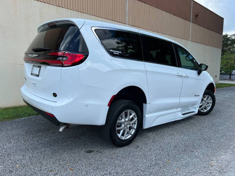 2024 Chrysler Pacifica Touring L