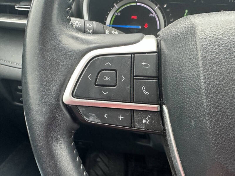 2022 Toyota Highlander Hybrid XLE