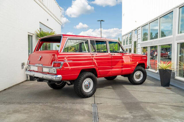 1968 Jeep Wagoneer 16