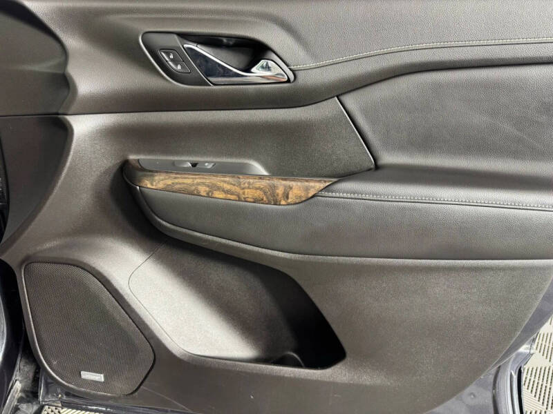 2022 GMC Acadia Denali