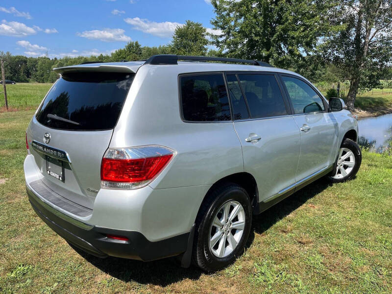 2011 Toyota Highlander SE