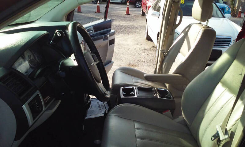 2010 Chrysler Town and Country Touring Plus