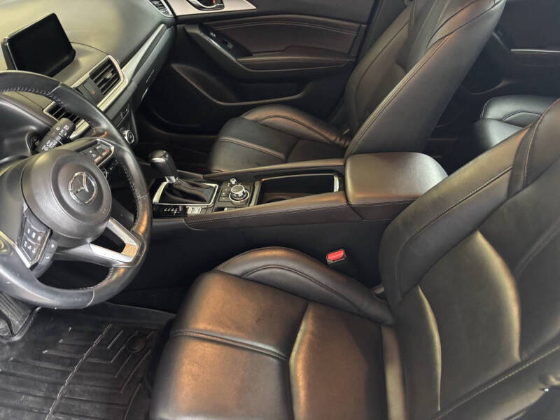 2018 Mazda MAZDA3 Touring