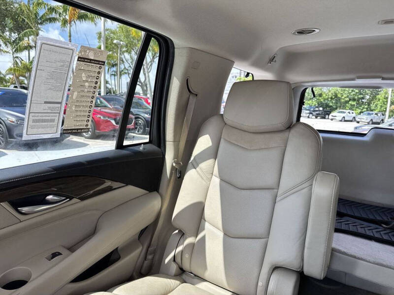 2018 Cadillac Escalade Luxury