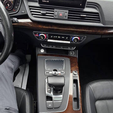 2018 Audi Q5 2.0T quattro Premium Plus