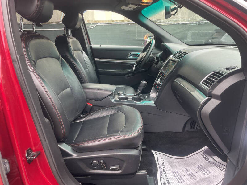 2017 Ford Explorer Sport