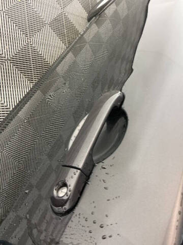 2011 Nissan Versa 1.8 SL