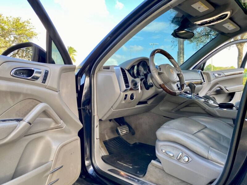 2013 Porsche Cayenne  - $27,995