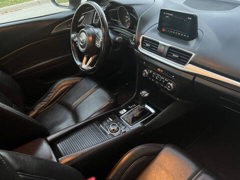 2018 Mazda MAZDA3 Touring